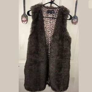 Women’s Vest brown Furry Large 3/4 long Forever 21